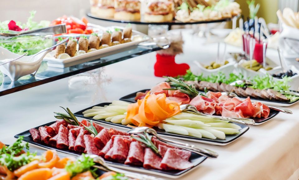 Catering banquet table
